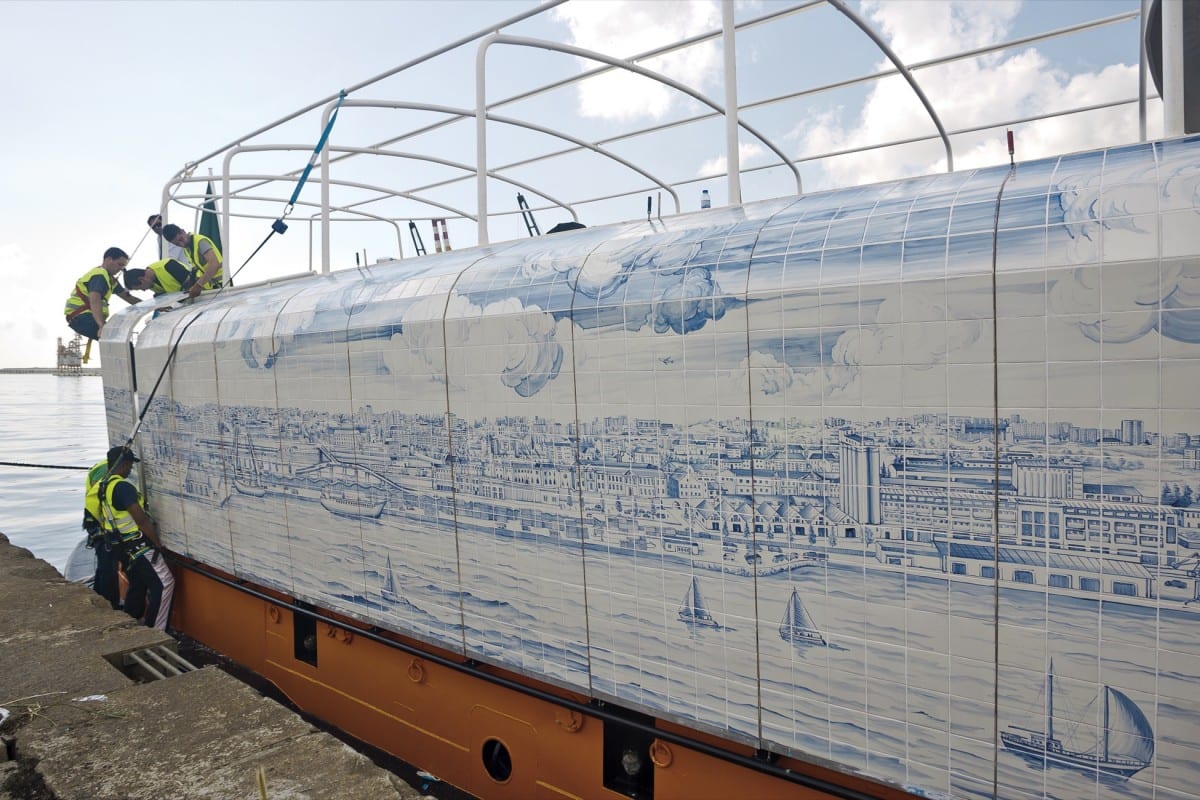 Joana Vasconcelos, Trafaria Praia, 2013. The Great Panorama of Lisbon (21st Century) installation in progress at Marghera Port in Venice.  Photograph by Bruno Portela.  © Unidade Infinita Projectos.